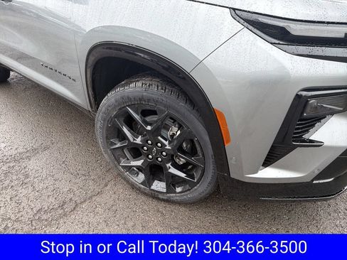 New 2026 Chevrolet Traverse RS w/ LPO, Floor Liner Package AWD/4WD image 9