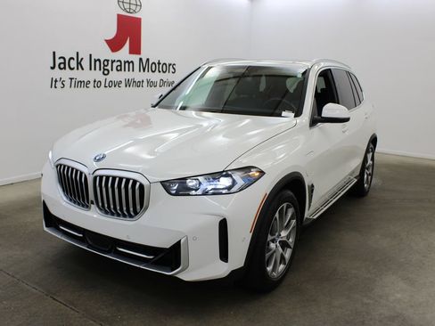 Used 2025 BMW X5 xDrive50e AWD/4WD image 2