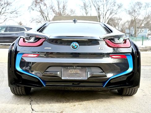 Used 2015 BMW i8 image 8