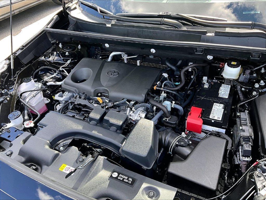 Used 2025 Toyota RAV4 LE AWD/4WD image 35