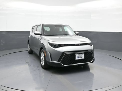 Certified 2023 Kia Soul S FWD image 3
