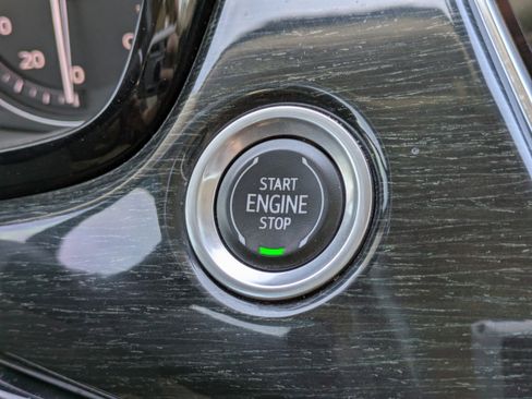 Used 2021 Cadillac XT6 Premium Luxury image 30