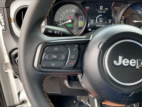 Used 2024 Jeep Wrangler Unlimited w/ Technology Group AWD/4WD image 18