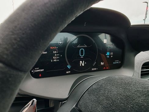 Used 2025 McLaren Artura Spider image 36