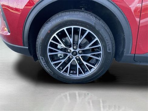 Used 2024 Ford Escape SE image 12