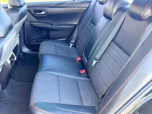 Used 2017 Toyota Camry SE image 18