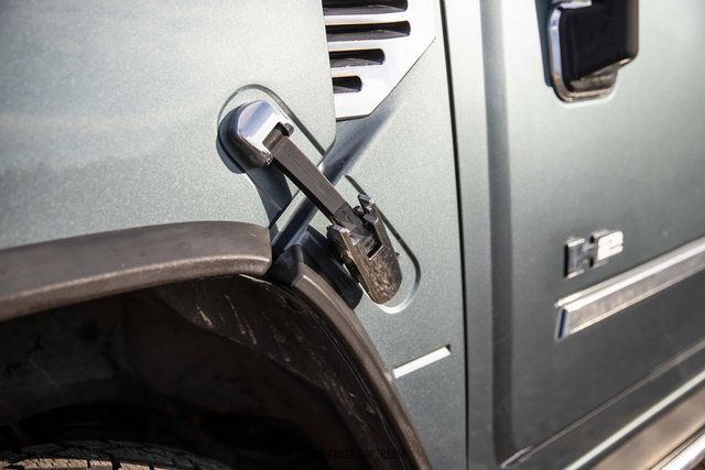 Used 2005 HUMMER H2 w/ Preferred Equipment Group AWD/4WD image 74