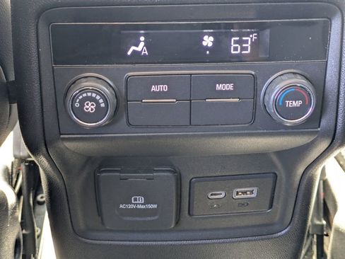 Used 2023 GMC Acadia SLT FWD image 16