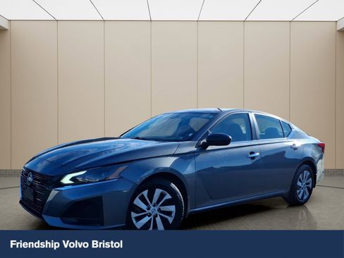 Used 2024 Nissan Altima 2.5 S image 1