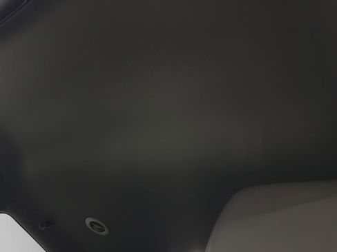 Used 2025 Chevrolet Suburban Z71 image 4