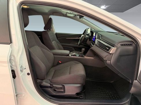 Used 2025 Toyota Camry LE w/ Convenience Package FWD image 23