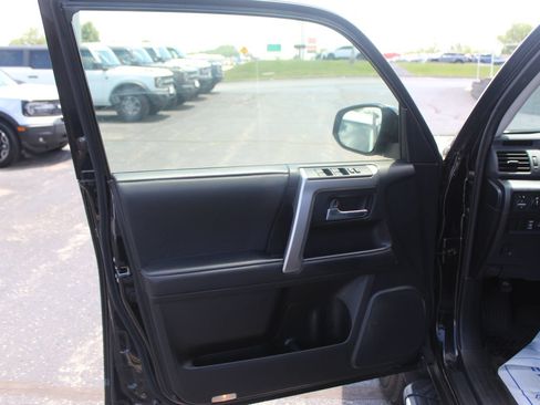 Used 2024 Toyota 4Runner SR5 AWD/4WD image 19
