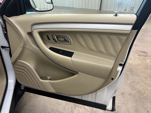 Used 2019 Ford Taurus SE FWD image 19