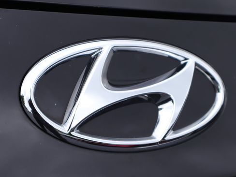 Used 2023 Hyundai Elantra Limited FWD image 35