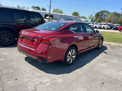 Used 2022 Nissan Altima 2.5 SV w/ SV Premium Package image 4