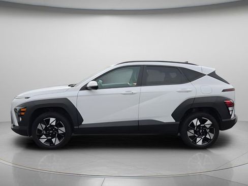Used 2024 Hyundai Kona SEL AWD/4WD image 3