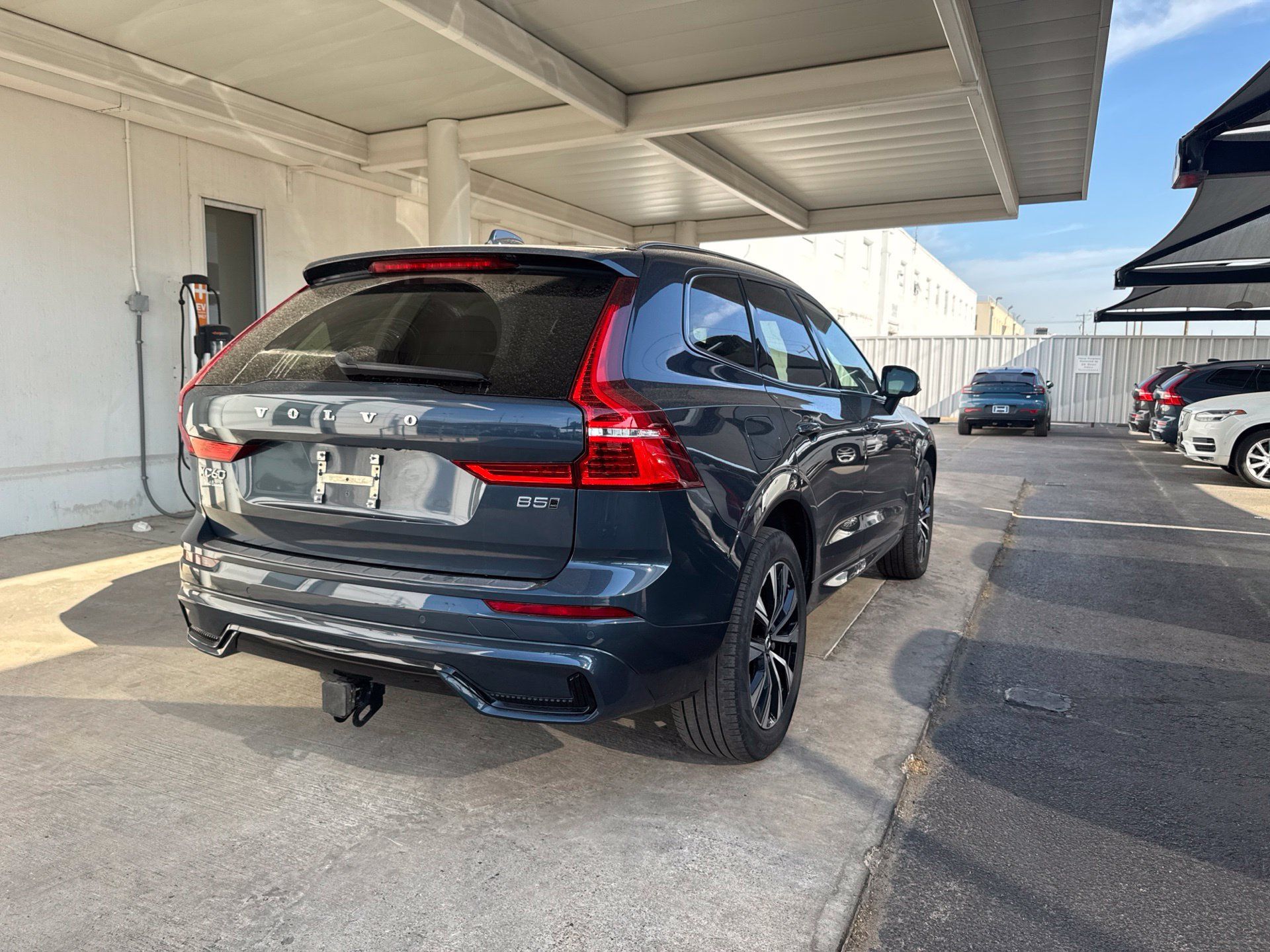 Used 2024 Volvo XC60 B5 Core w/ Protection Package Premier AWD/4WD image 6