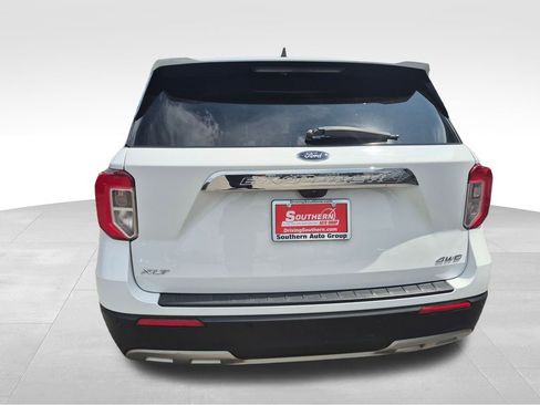 Used 2023 Ford Explorer XLT w/ Equipment Group 202A image 5