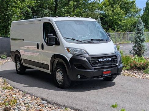 Used 2025 RAM ProMaster 2500 w/ Convenience Group FWD image 8