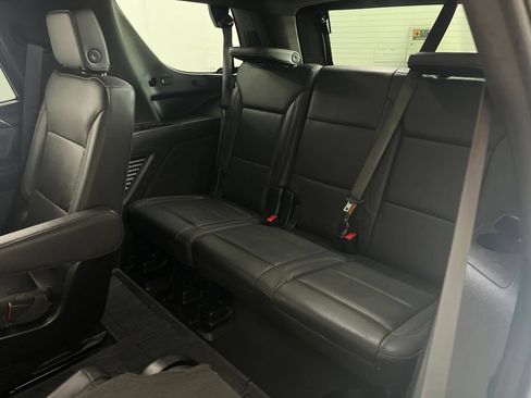 Used 2024 Chevrolet Tahoe Z71 w/ Luxury Package AWD/4WD image 20