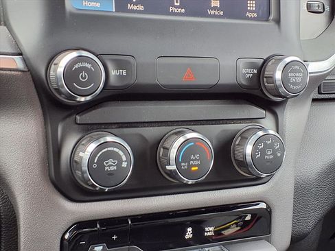 Used 2024 RAM 2500 Big Horn w/ Bed Utility Group image 9