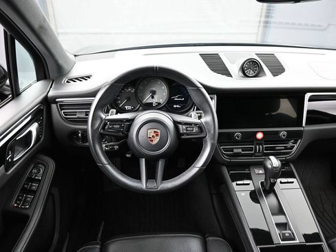 Certified 2023 Porsche Macan S AWD/4WD image 17