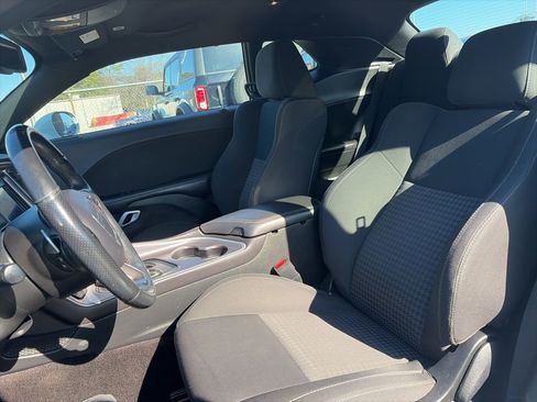 Used 2019 Dodge Challenger R/T w/ Driver Convenience Group image 12