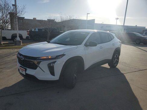 New 2026 Chevrolet Trax RS w/ Driver Confidence Package image 3