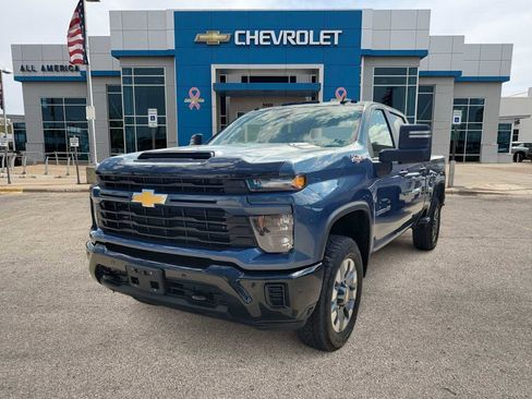Used 2025 Chevrolet Silverado 2500 Custom w/ Custom Value Package image 1