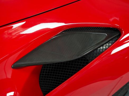 Used 2021 Ferrari F8 Tributo RWD image 22
