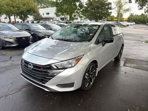 New 2025 Nissan Versa SR image 3