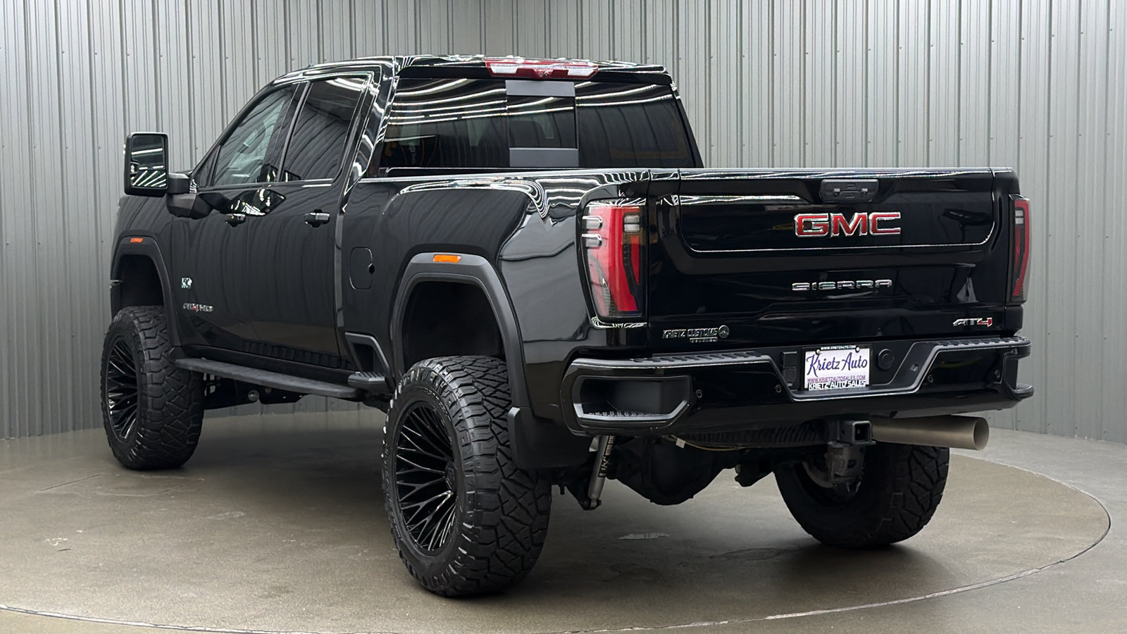 Used 2025 GMC Sierra 2500 AT4 w/ AT4 Premium Plus Package AWD/4WD image 3