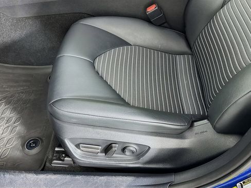 Used 2023 Toyota Camry SE image 19