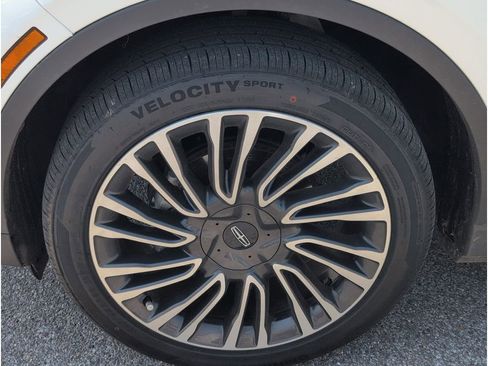 Used 2022 Lincoln Corsair Reserve w/ Luxury Package image 9