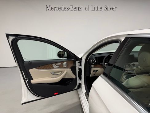 Used 2023 Mercedes-Benz E 350 4MATIC Sedan image 17