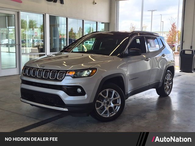 Used 2025 Jeep Compass Limited AWD/4WD image 1