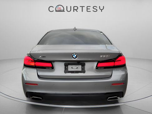 Used 2023 BMW 530i xDrive image 4