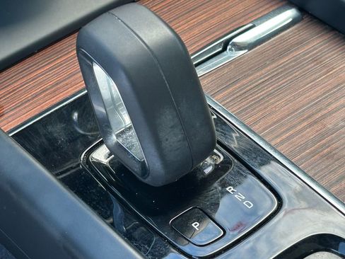 Used 2022 Volvo S60 B5 Inscription image 14