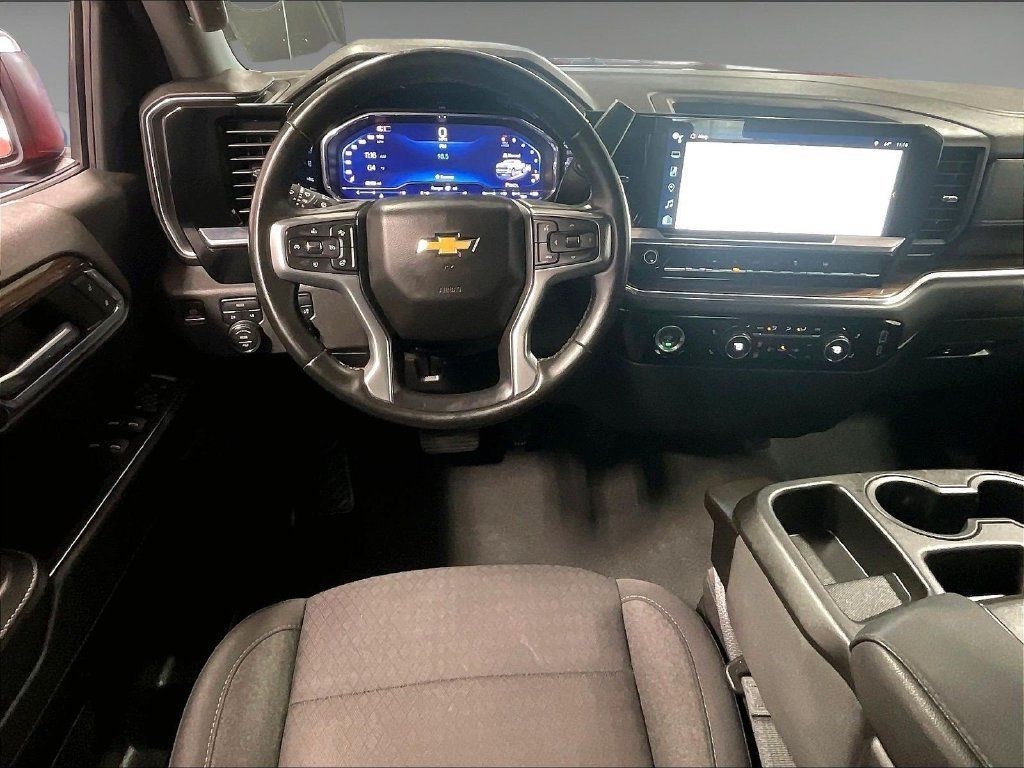 Used 2024 Chevrolet Silverado 1500 LT AWD/4WD image 17