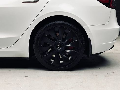 Used 2018 Tesla Model 3 Long Range RWD image 38
