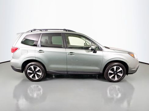 Used 2018 Subaru Forester 2.5i Premium image 11