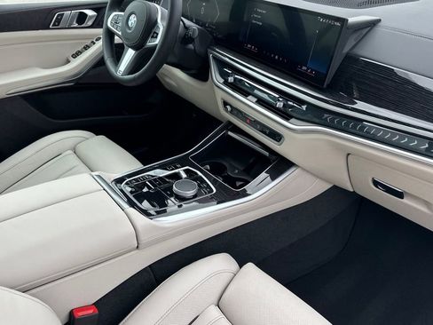 New 2026 BMW X5 xDrive40i w/ M Sport Package AWD/4WD image 17