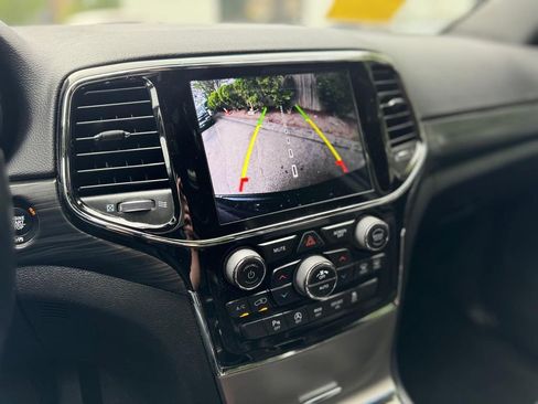 Used 2019 Jeep Grand Cherokee Altitude AWD/4WD image 15