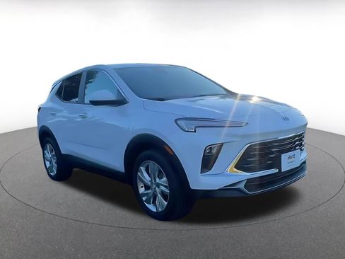 Used 2025 Buick Encore GX Preferred image 2