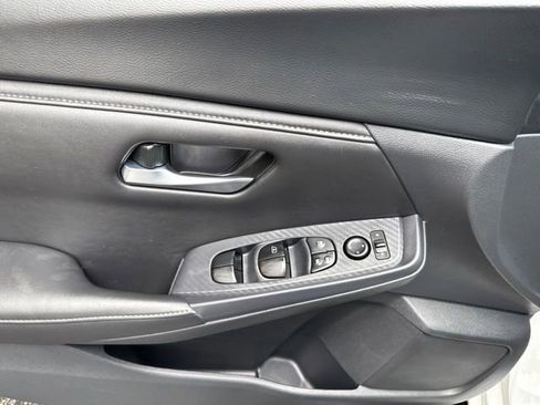 Used 2024 Nissan Sentra SV FWD image 6