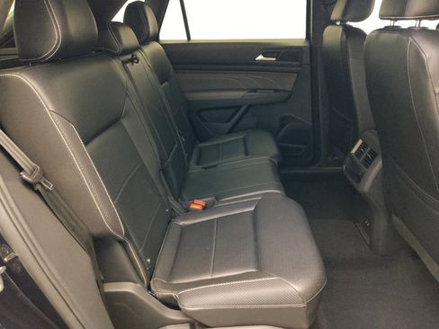 Used 2021 Volkswagen Atlas Cross Sport SE w/ Panoramic Sunroof Package FWD image 19