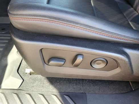 Used 2023 GMC Canyon AT4X AWD/4WD image 8