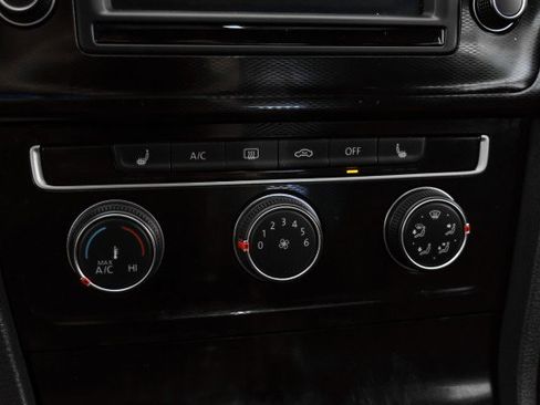 Used 2015 Volkswagen GTI SE image 23