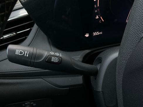 Used 2025 Buick Encore GX Preferred image 34