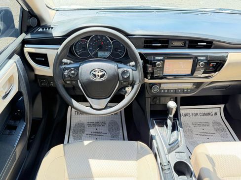 Used 2015 Toyota Corolla LE FWD image 26